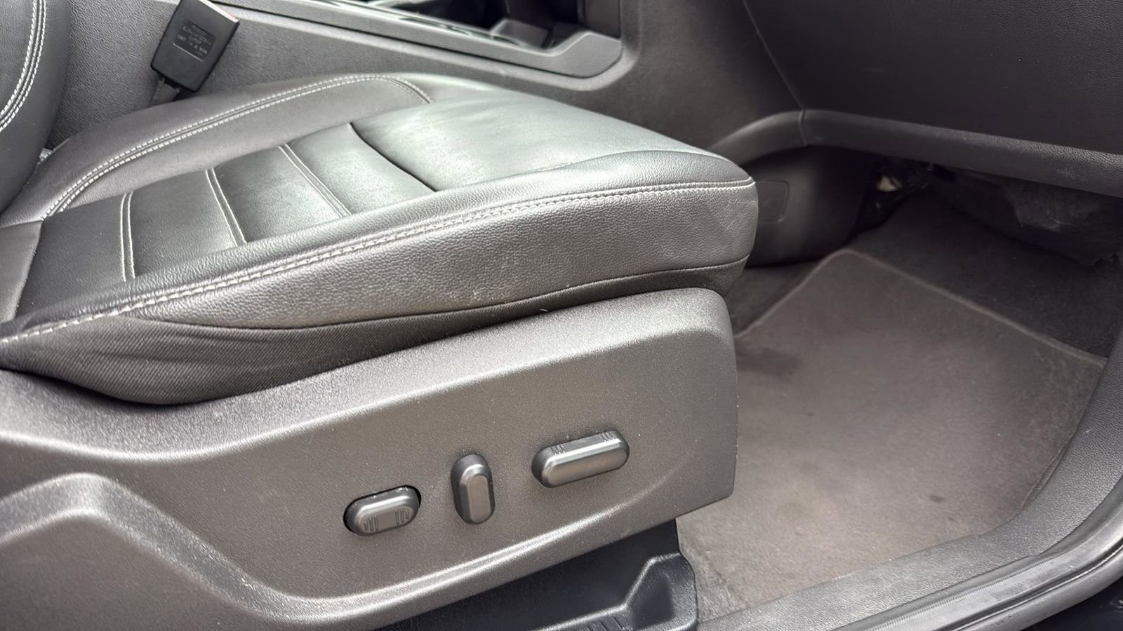 Used 2017 Ford Escape Titanium w/ Equipment Group 301A image 24