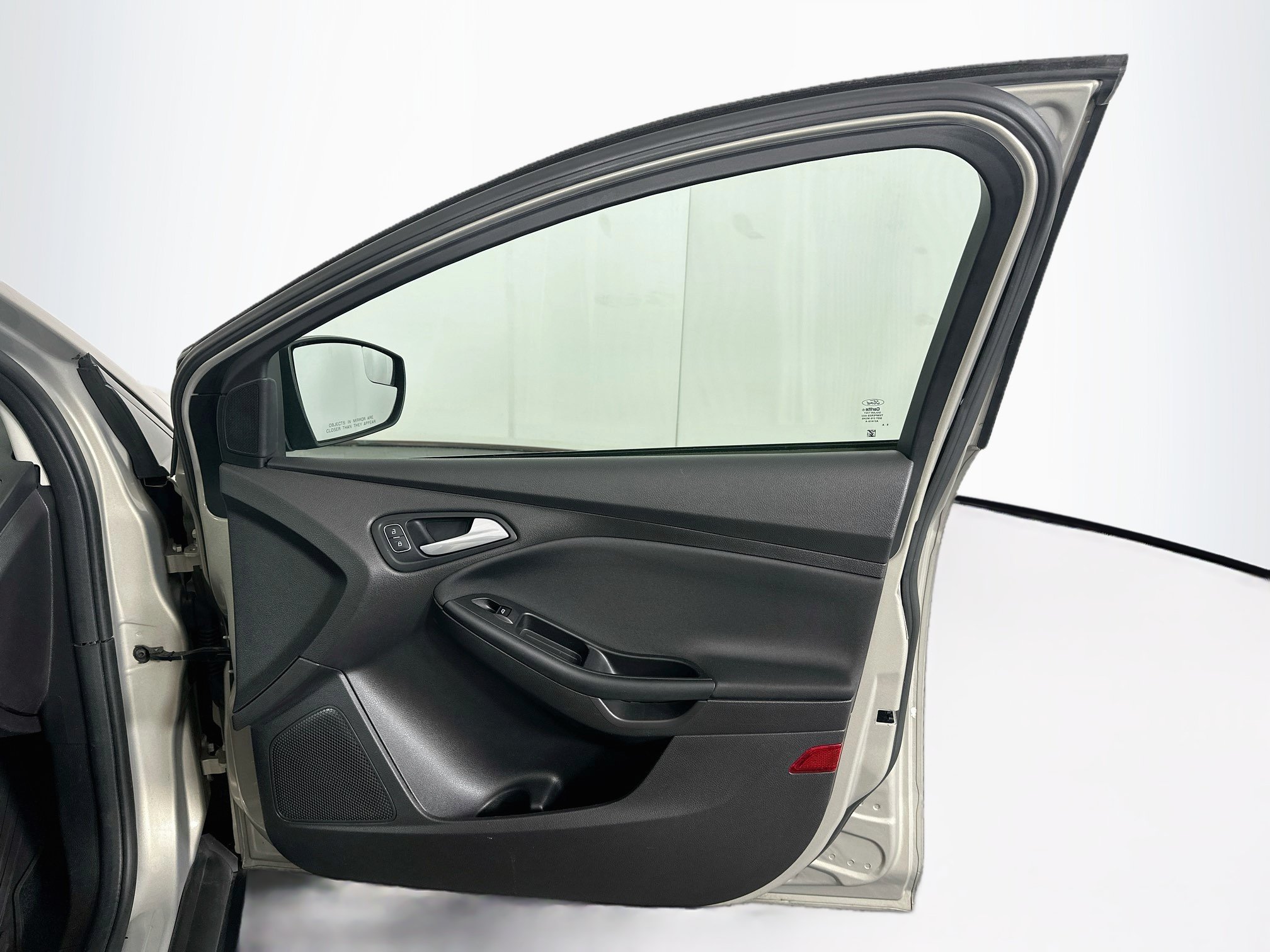 Used 2015 Ford Focus SE FWD image 29