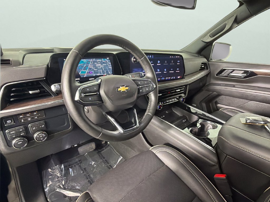 Used 2026 Chevrolet Suburban Premier AWD/4WD image 19