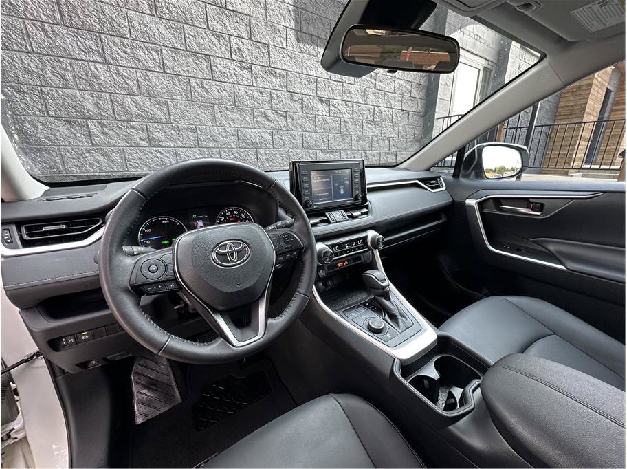 Used 2021 Toyota RAV4 XLE Premium AWD/4WD image 14