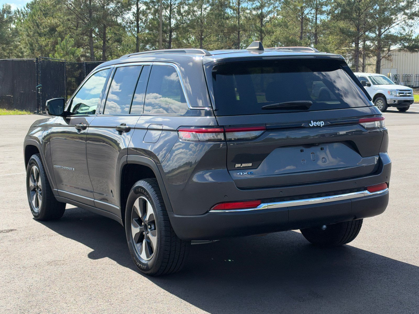 Used 2024 Jeep Grand Cherokee Limited 4xe AWD/4WD image 7