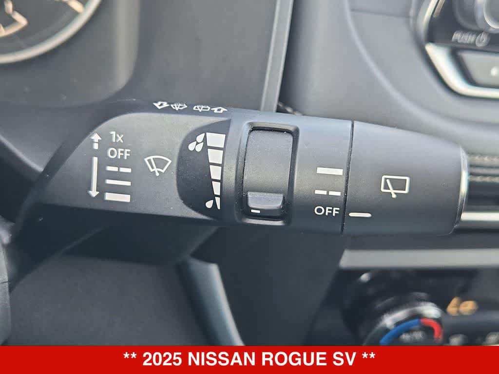 Used 2025 Nissan Rogue SV AWD/4WD image 25