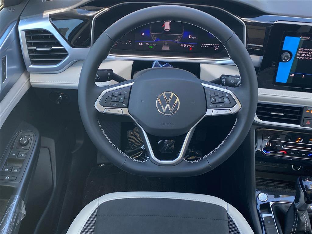 New 2026 Volkswagen Taos SE AWD/4WD image 5