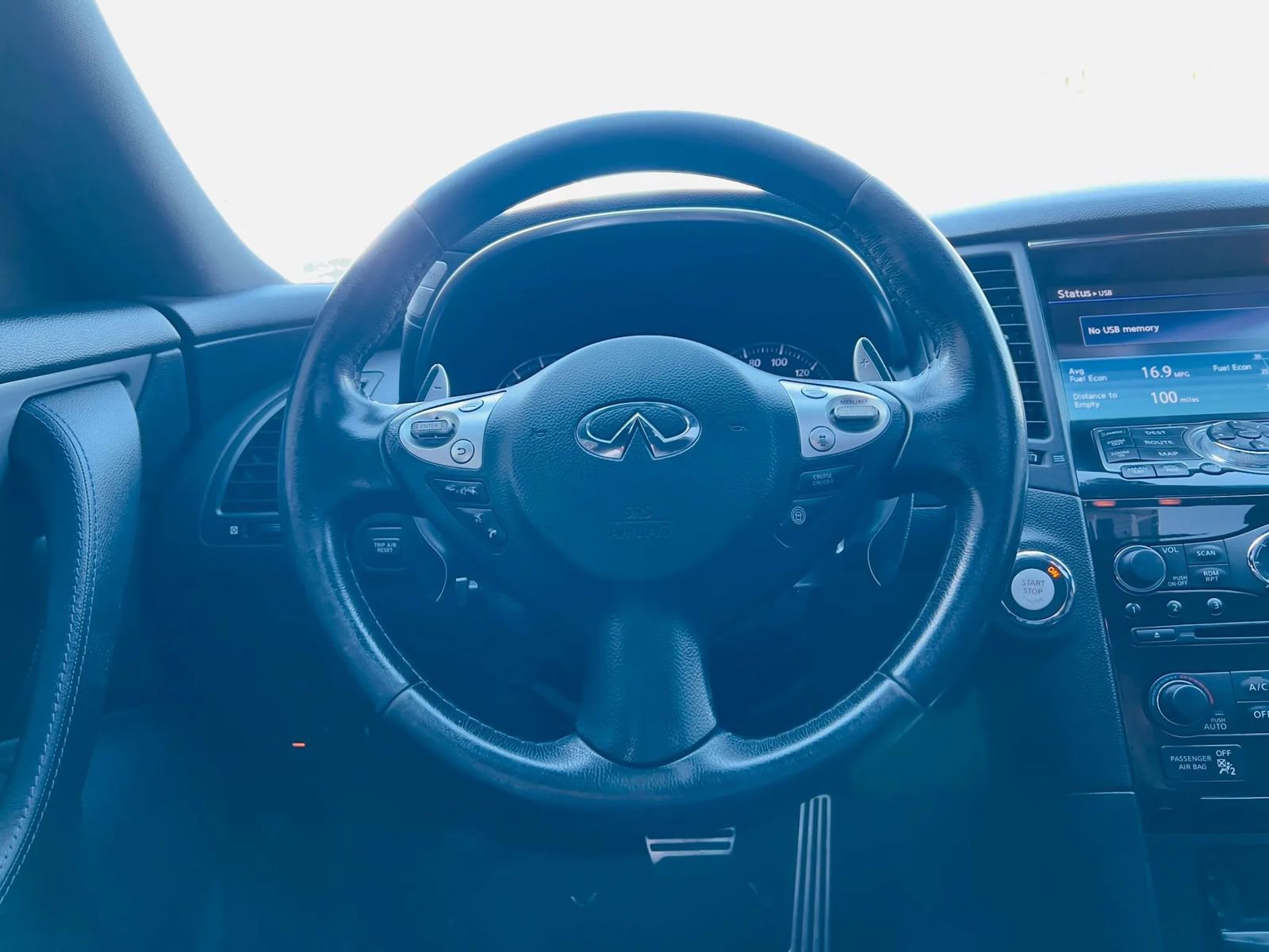 Used 2015 INFINITI QX70 3.7 image 25