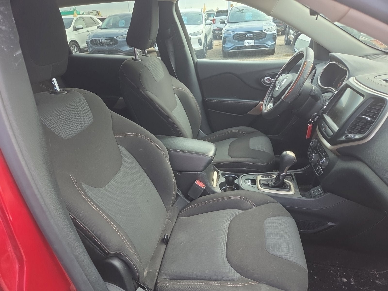 Used 2017 Jeep Cherokee Latitude w/ Safety/Convenience Group FWD image 10