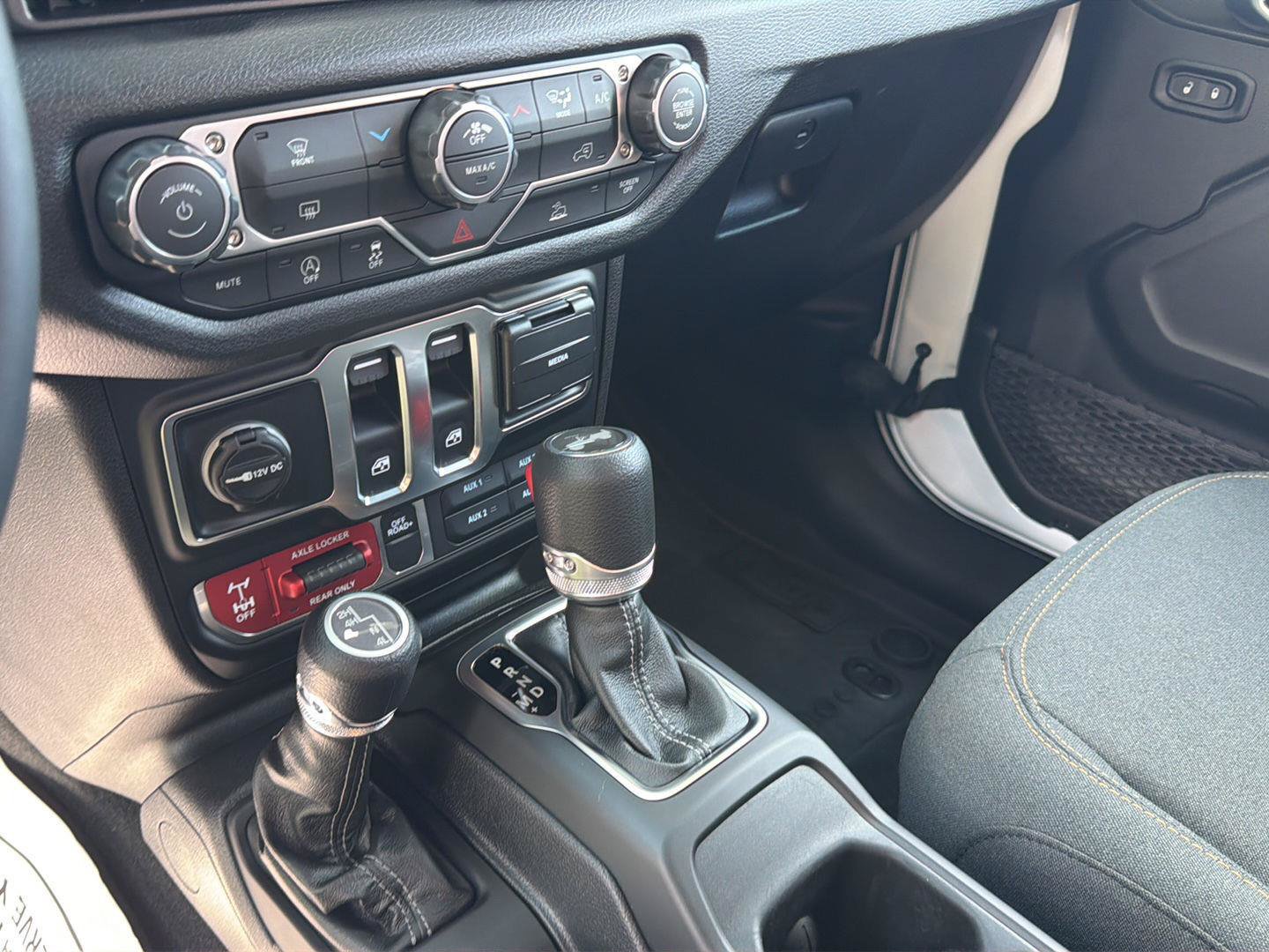 Used 2026 Jeep Wrangler Sport AWD/4WD image 18