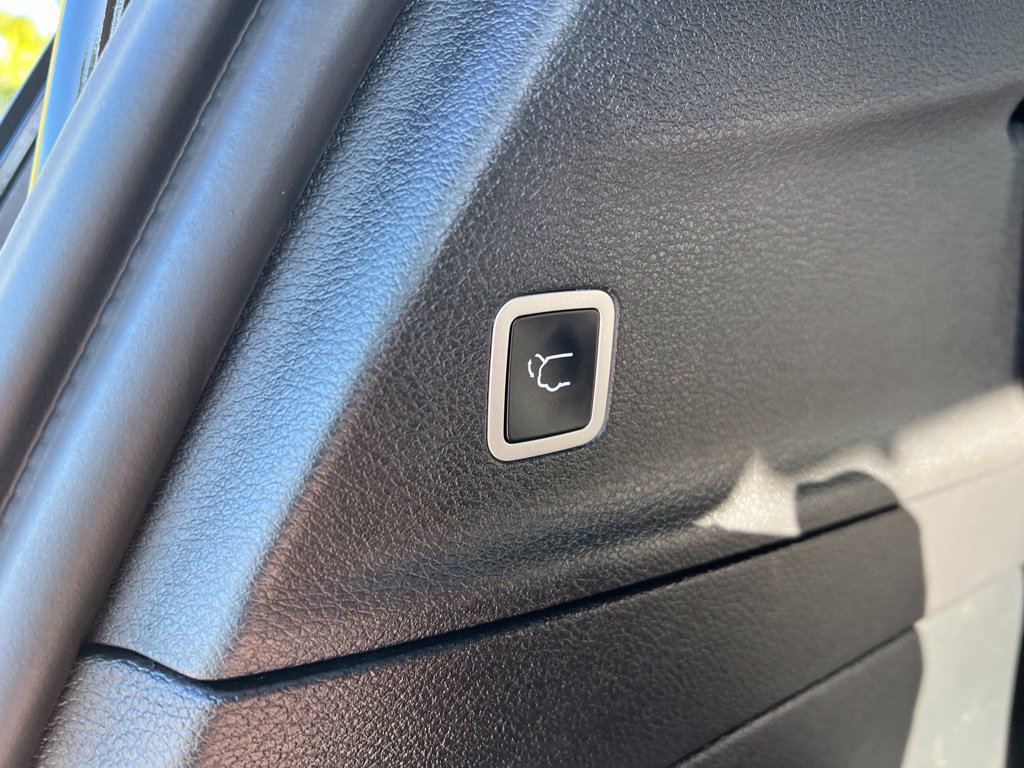 Certified 2025 Chrysler Pacifica Select FWD image 10