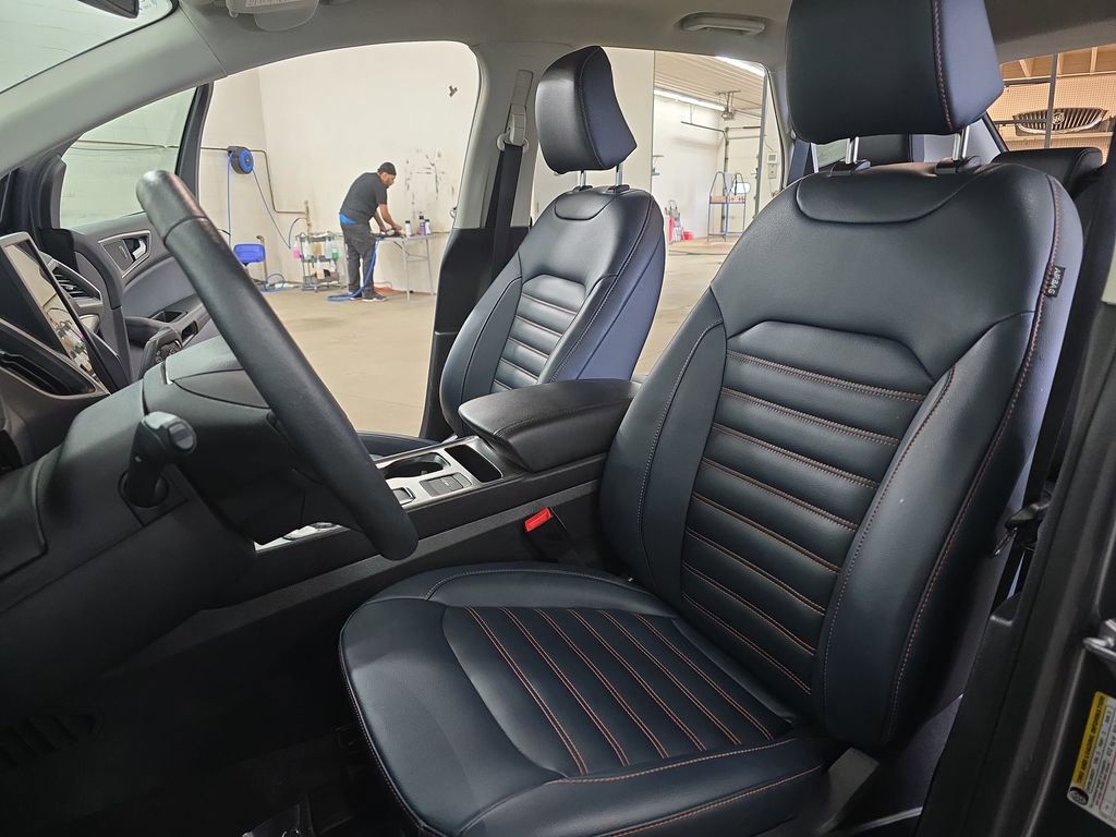 Used 2024 Ford Edge SEL w/ Sport Appearance Package AWD/4WD image 15