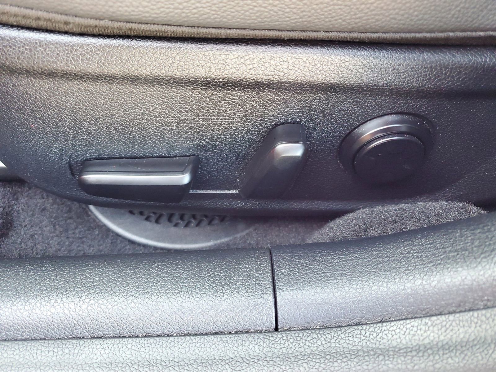 Used 2023 Kia Stinger GT-Line w/ Sun & Sound Package image 17