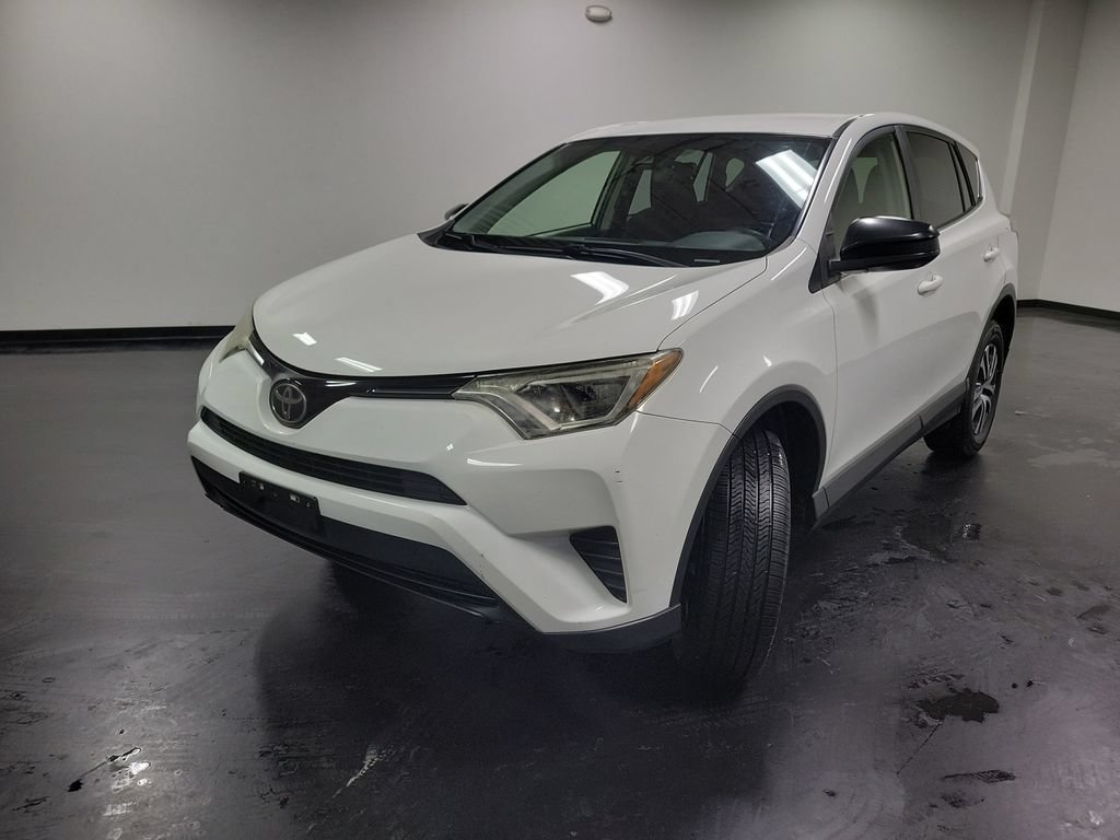 Used 2018 Toyota RAV4 LE w/ All Weather Liner Package FWD image 4