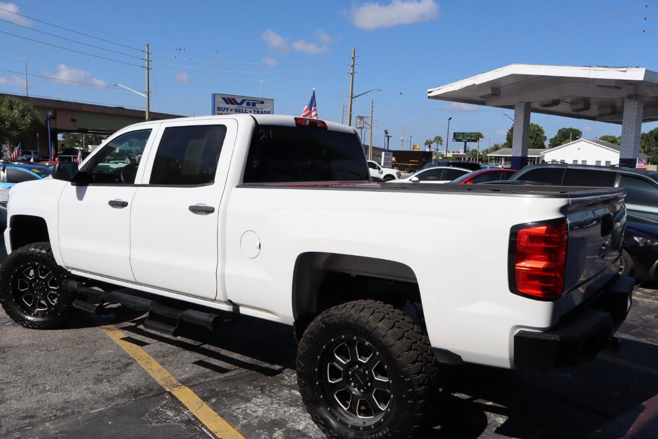Used 2018 Chevrolet Silverado 1500 Custom w/ Custom Value Package AWD/4WD image 5