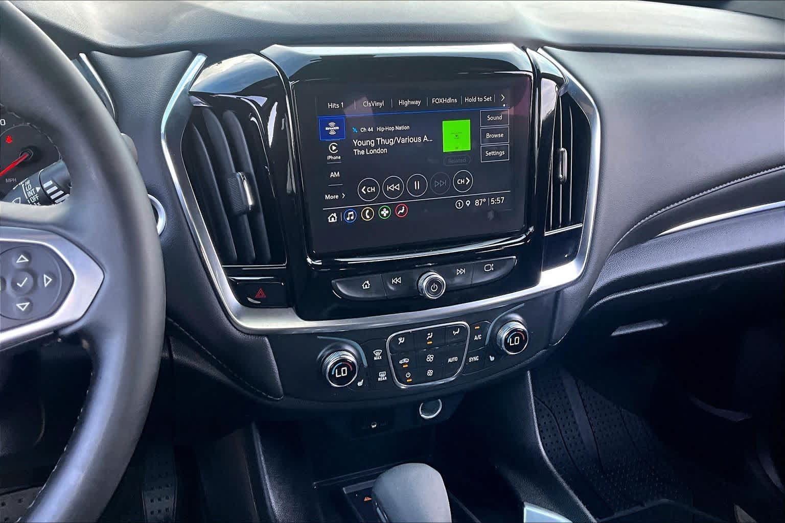 Used 2023 Chevrolet Traverse LT FWD image 7