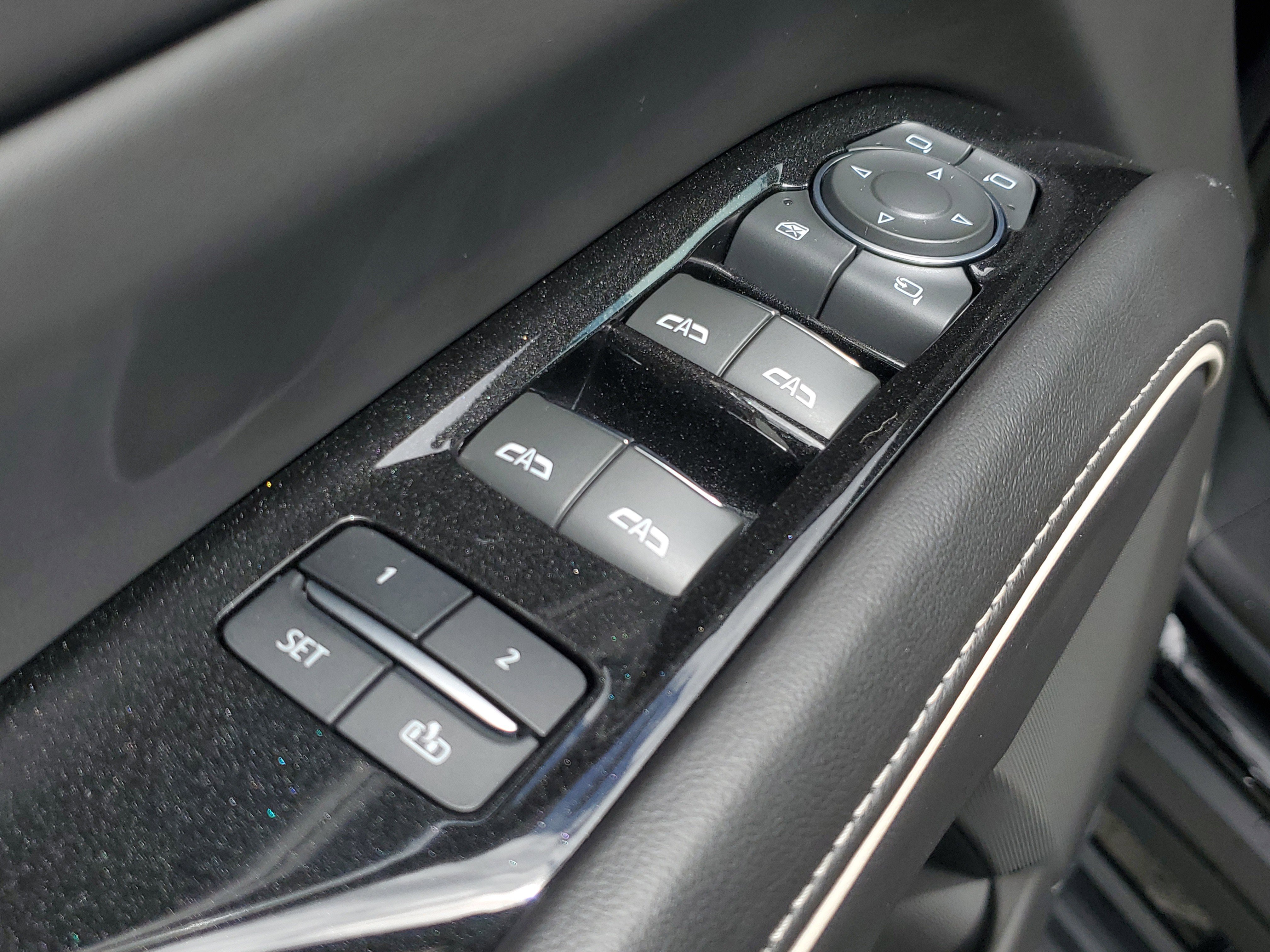 Used 2022 Cadillac Escalade ESV Sport Platinum w/ LPO, ONYX Package image 23