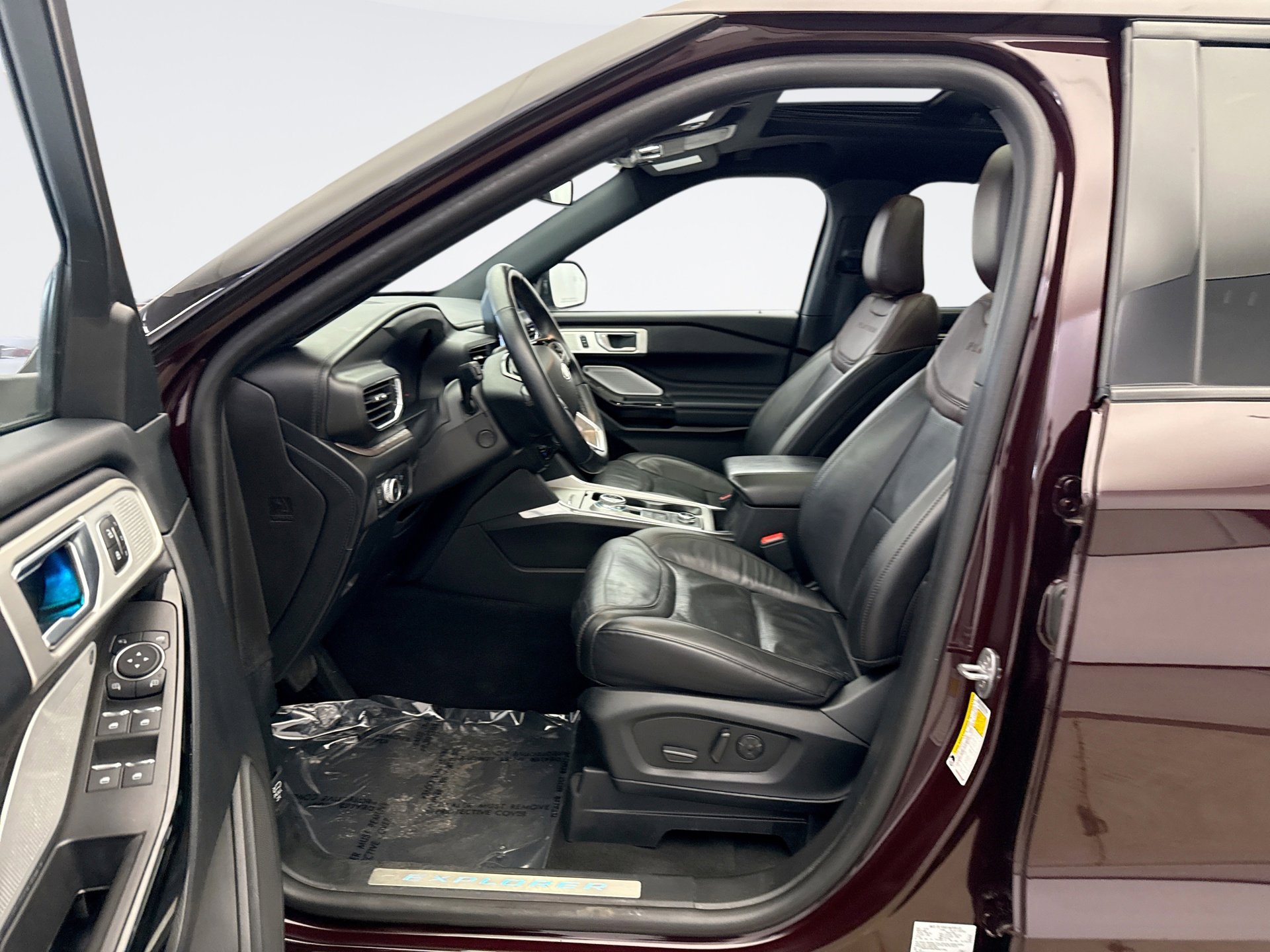 Used 2023 Ford Explorer Platinum w/ Premium Technology Package image 10