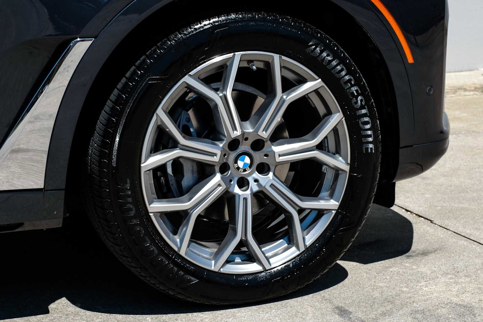 Used 2022 BMW X7 xDrive40i w/ Premium Package image 57