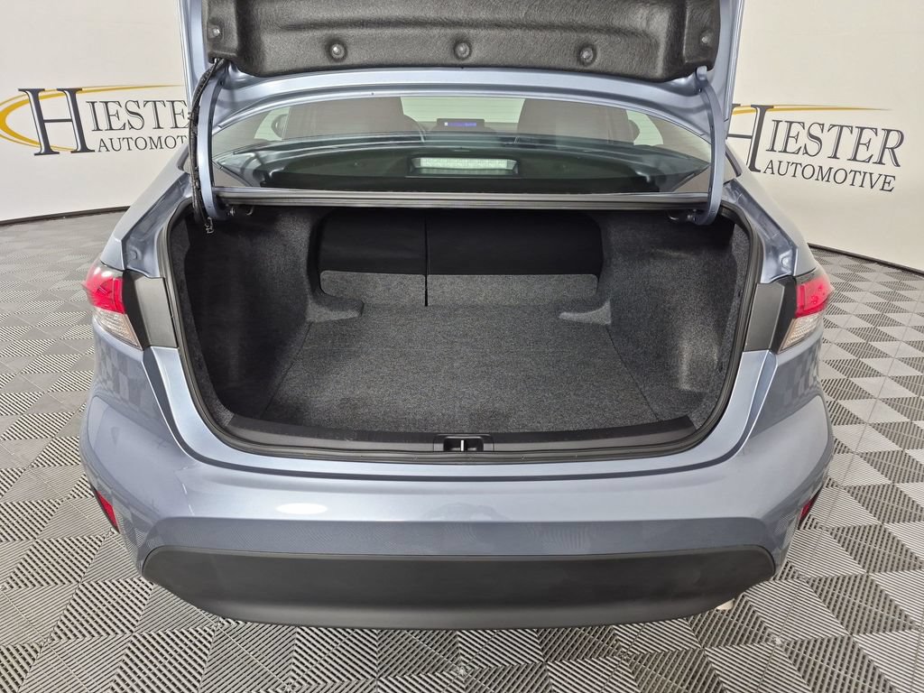 Used 2026 Toyota Corolla LE FWD image 33