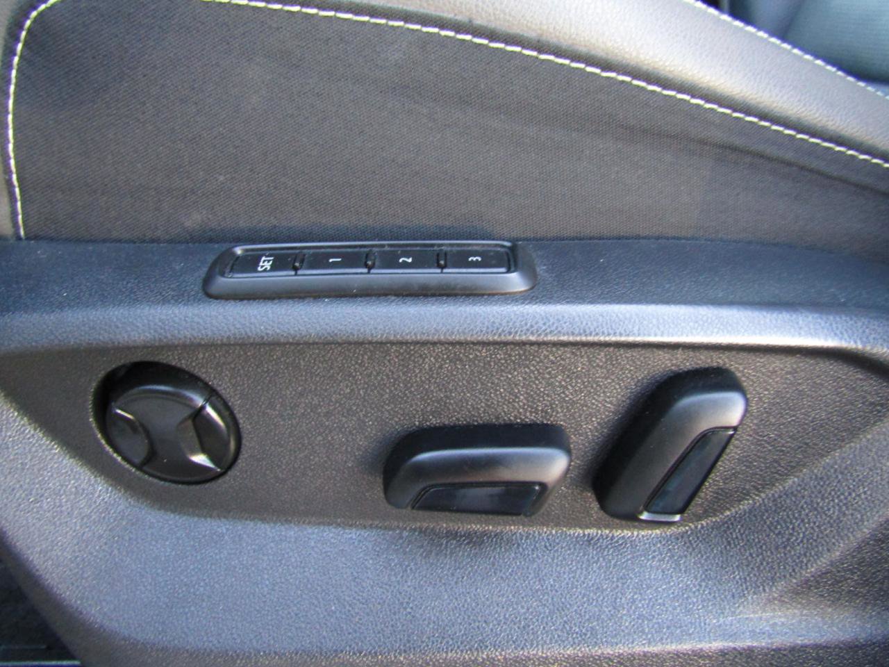 Used 2021 Volkswagen Atlas Cross Sport SEL Premium R-Line image 12