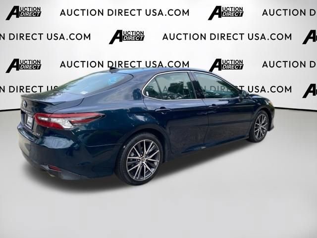 Used 2021 Toyota Camry XLE FWD image 21