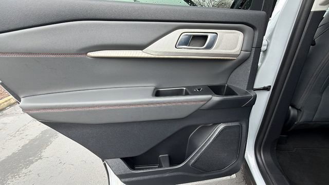 Used 2025 Ford Explorer Active image 15