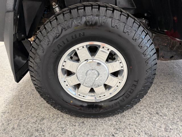 Used 2005 HUMMER H2 SUT w/ Preferred Equipment Group AWD/4WD image 45