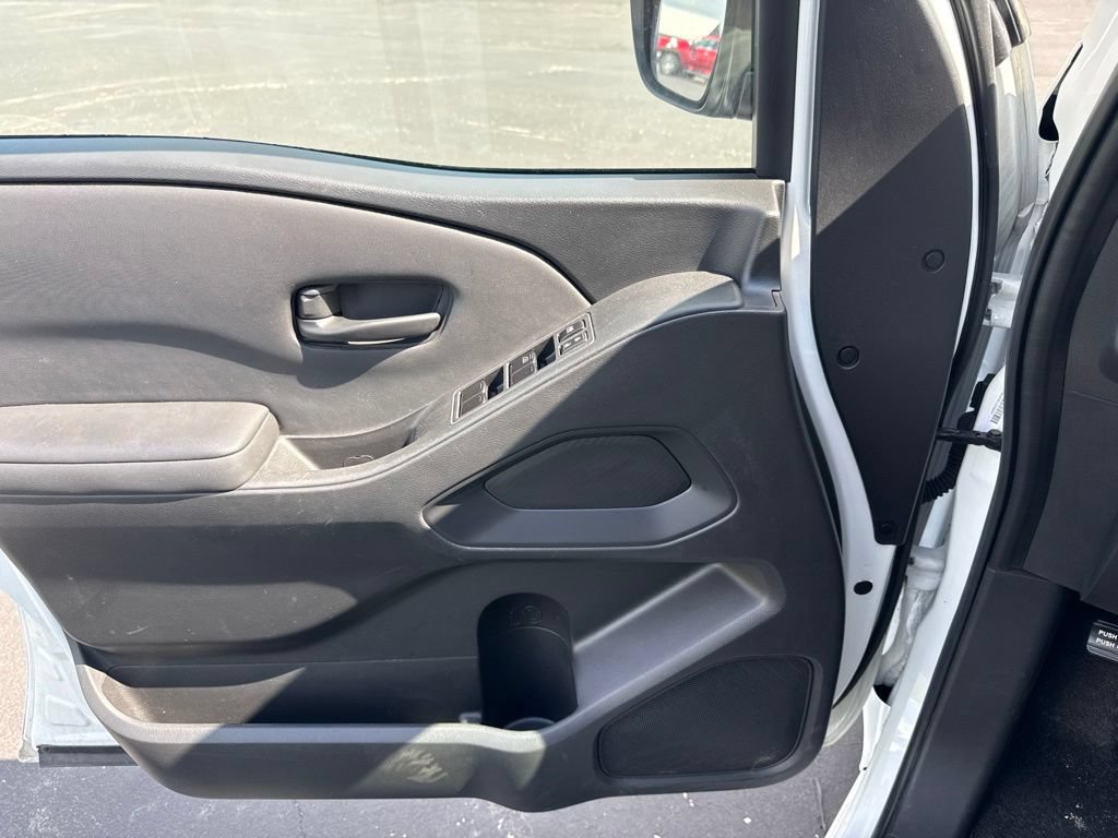 Used 2024 Nissan Frontier S AWD/4WD image 11