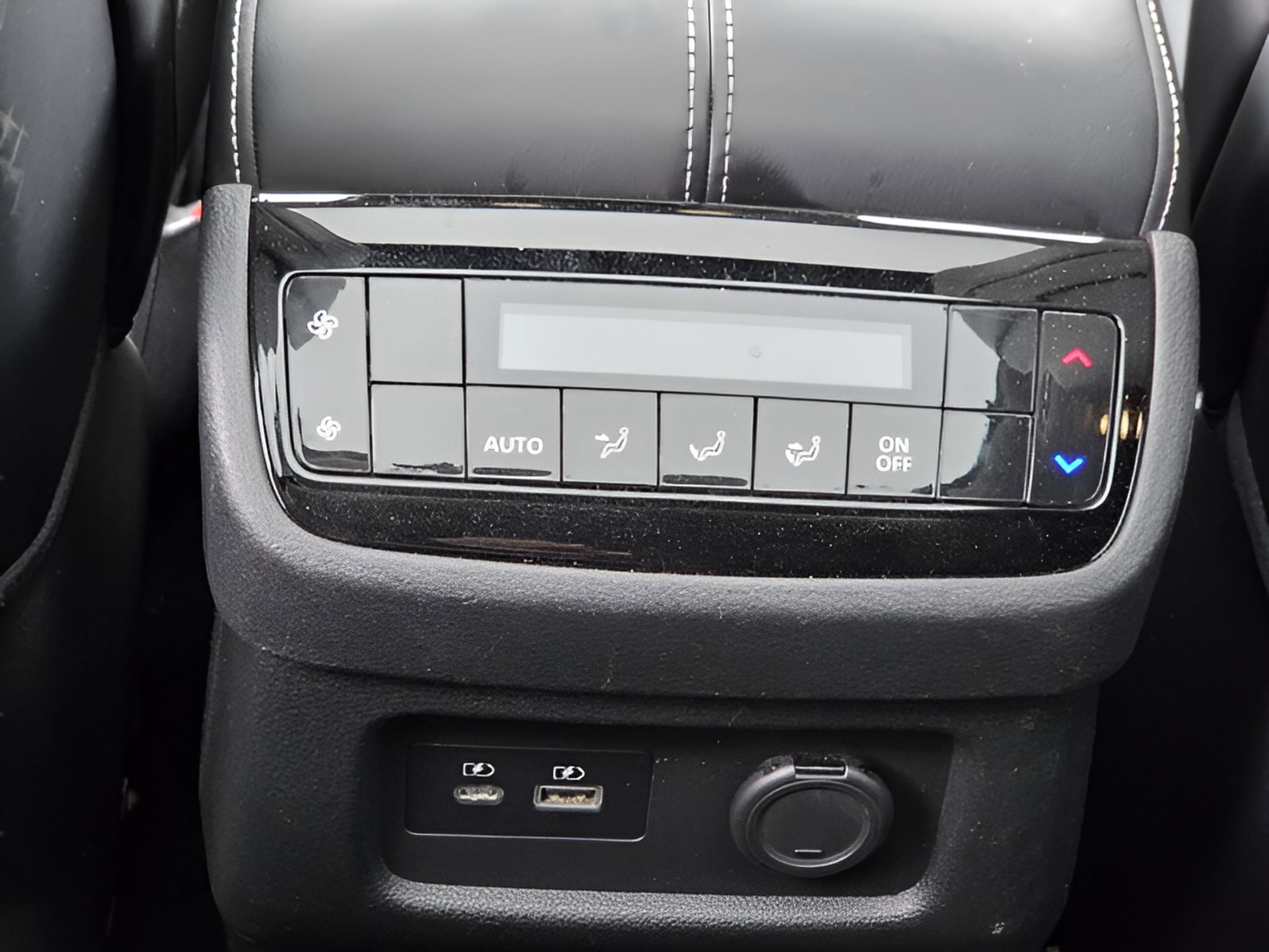 Used 2023 INFINITI QX60 Luxe w/ Vision Package image 11