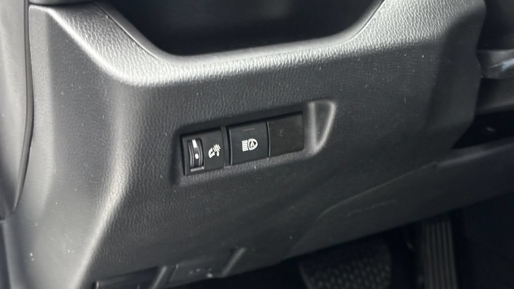 Used 2024 Toyota RAV4 LE AWD/4WD image 18