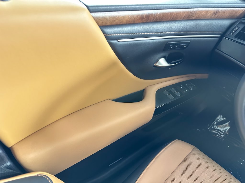 Used 2024 Lexus ES 350 w/ Premium Package FWD image 34