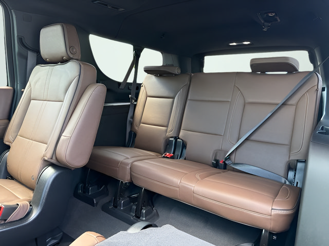 Certified 2025 Chevrolet Suburban High Country AWD/4WD image 15