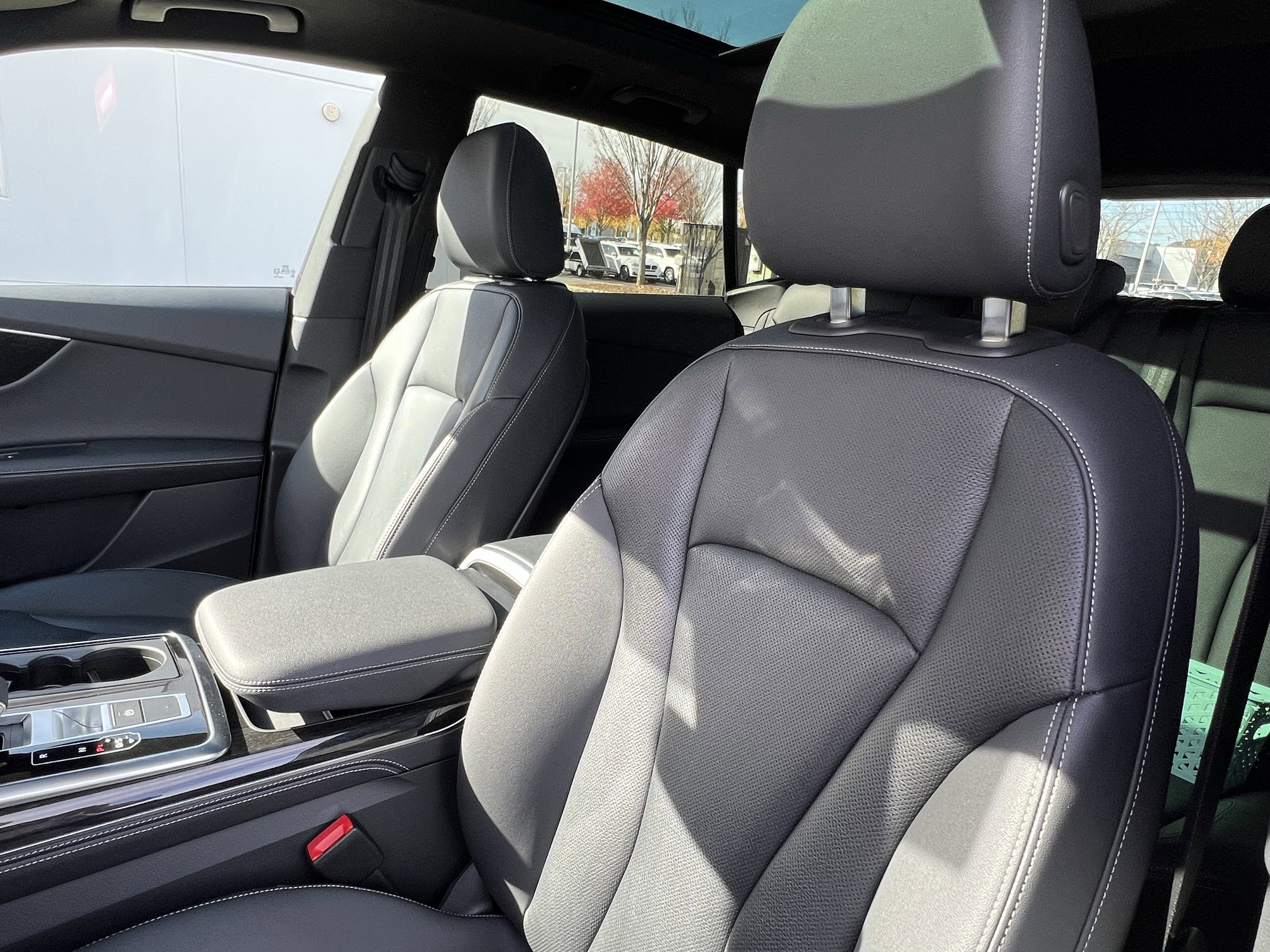 Used 2023 Audi Q8 Premium Plus image 16