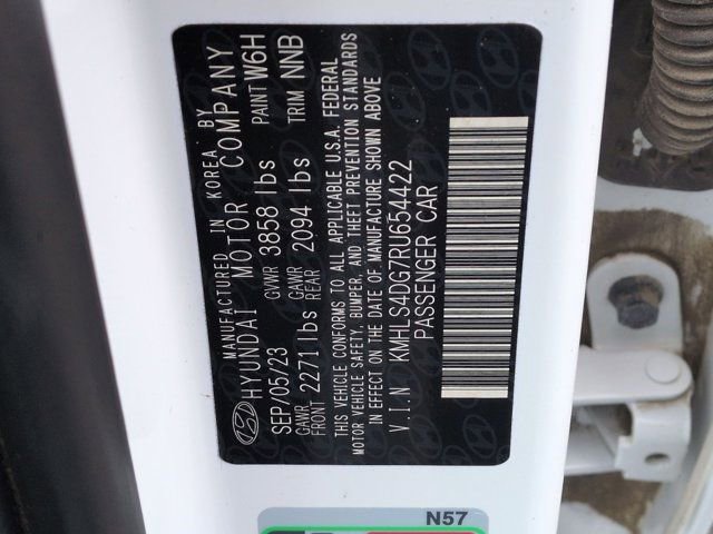 Used 2024 Hyundai Elantra SEL w/ Convenience Package image 12