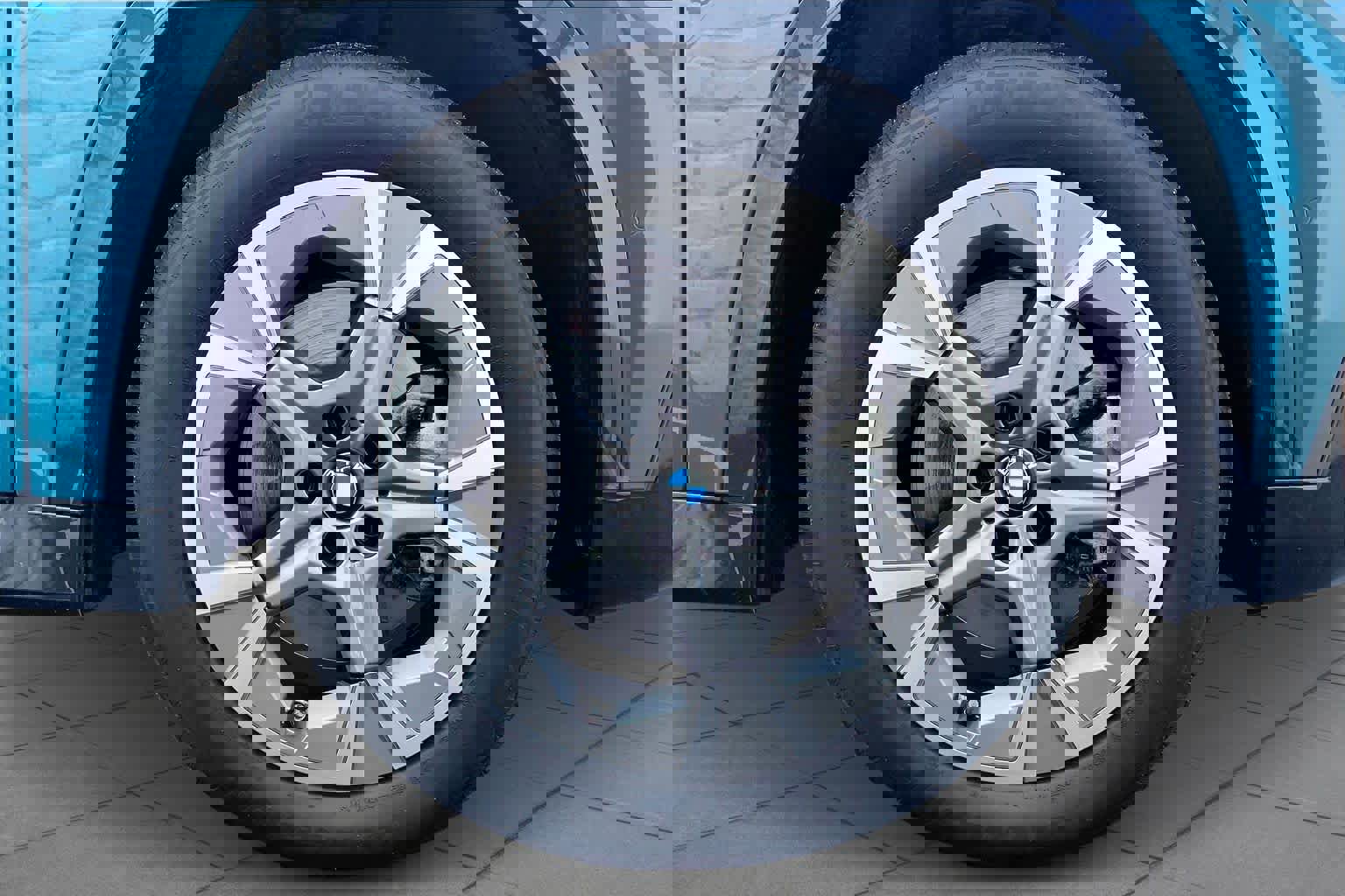 Certified 2025 BMW X1 xDrive28i image 10