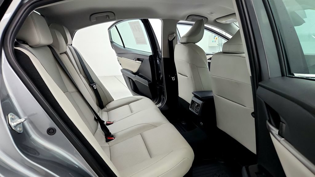 Certified 2025 Toyota Camry XLE AWD/4WD image 15