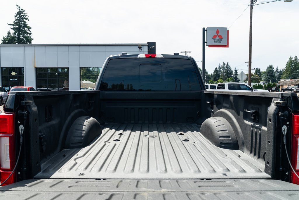 Used 2022 Ford F350 Limited image 7