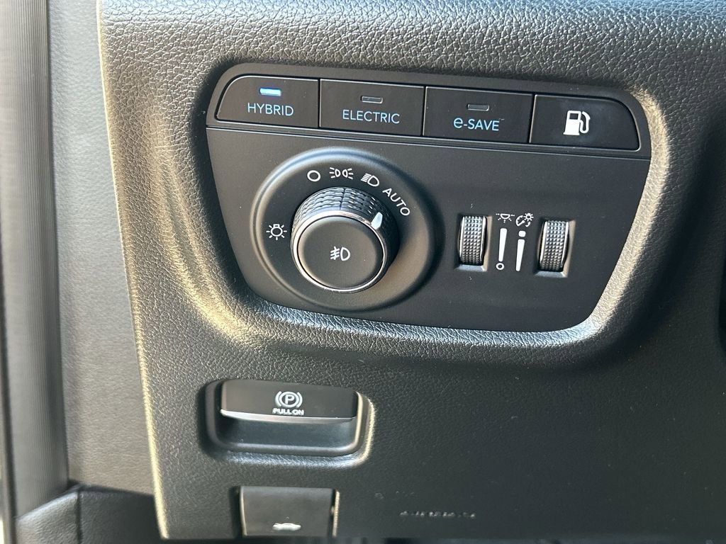 Used 2022 Jeep Grand Cherokee Summit w/ Advanced Protech Group IV image 18