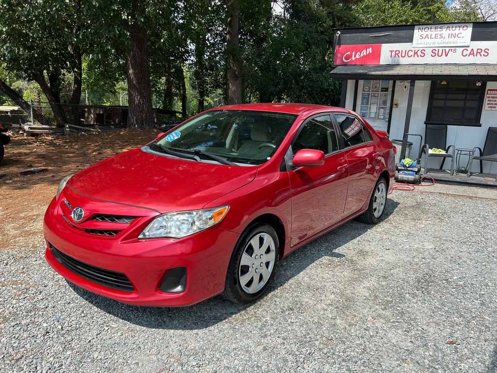 Used 2012 Toyota Corolla LE FWD image 3