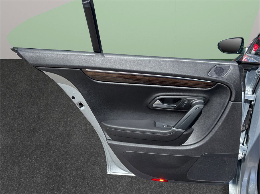 Used 2017 Volkswagen CC Sport image 31