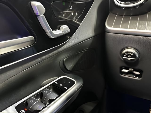Used 2026 Mercedes-Benz GLC 300 4MATIC image 27
