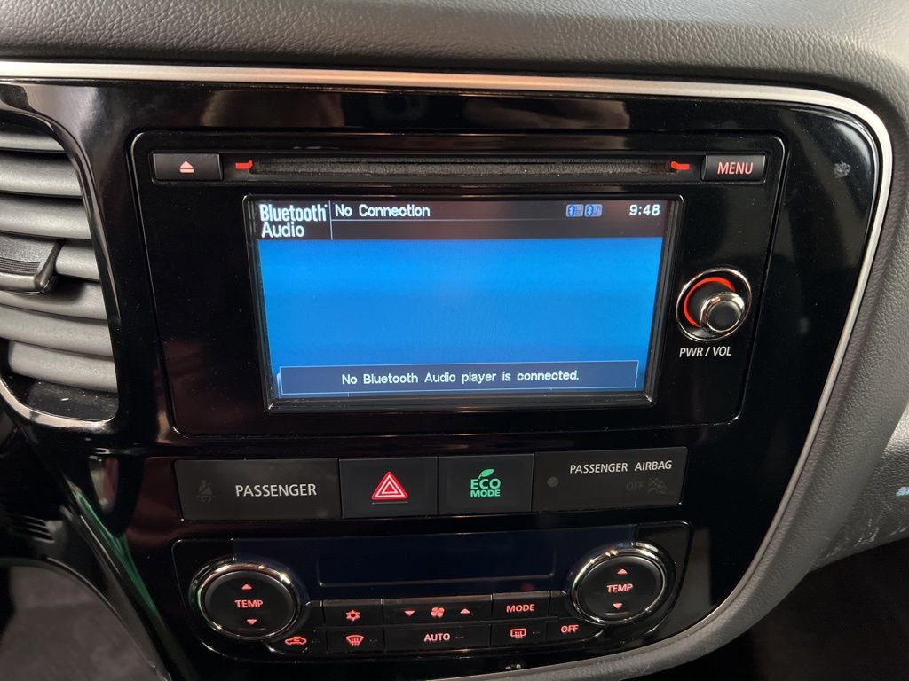 Used 2015 Mitsubishi Outlander SE image 12