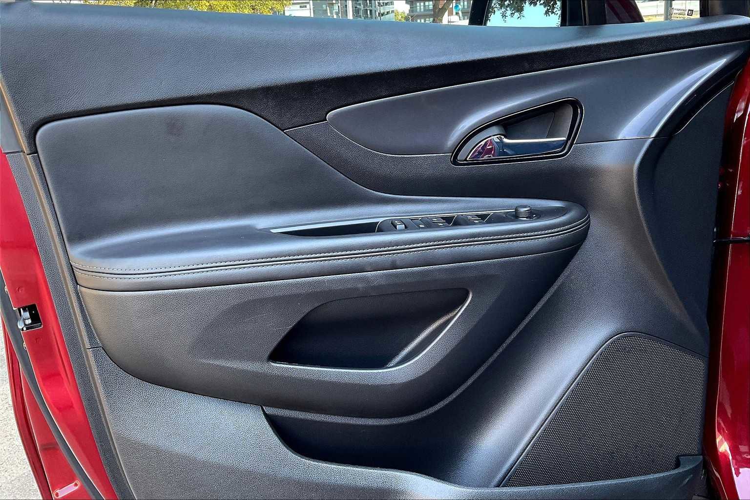 Used 2022 Buick Encore Preferred w/ Safety Package image 17