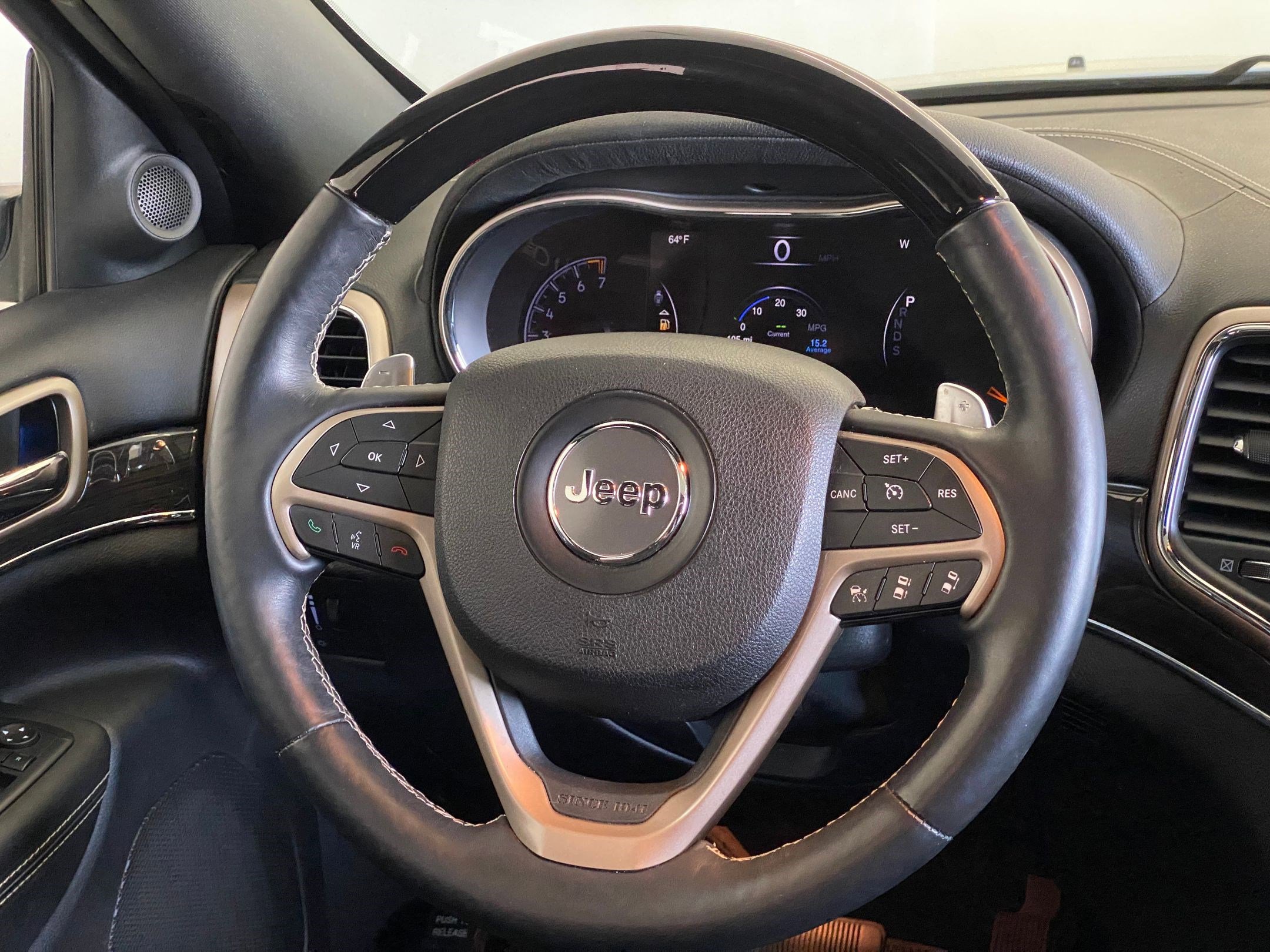 Used 2015 Jeep Grand Cherokee Overland w/ Advanced Technology Group image 17