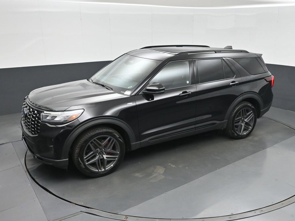 Used 2025 Ford Explorer ST-Line w/ ST-Line Street Pack image 23