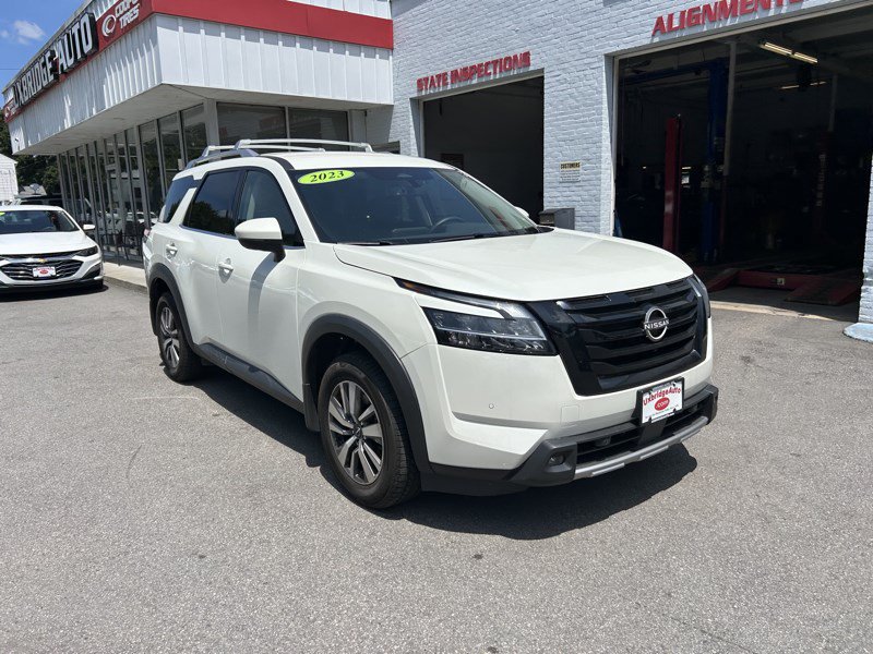 Used 2023 Nissan Pathfinder SL w/ Lighting Package (N92) AWD/4WD image 2