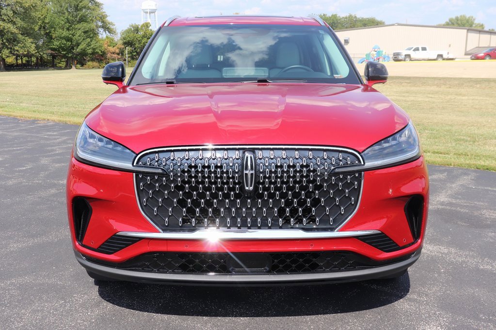 Used 2025 Lincoln Aviator AWD image 5