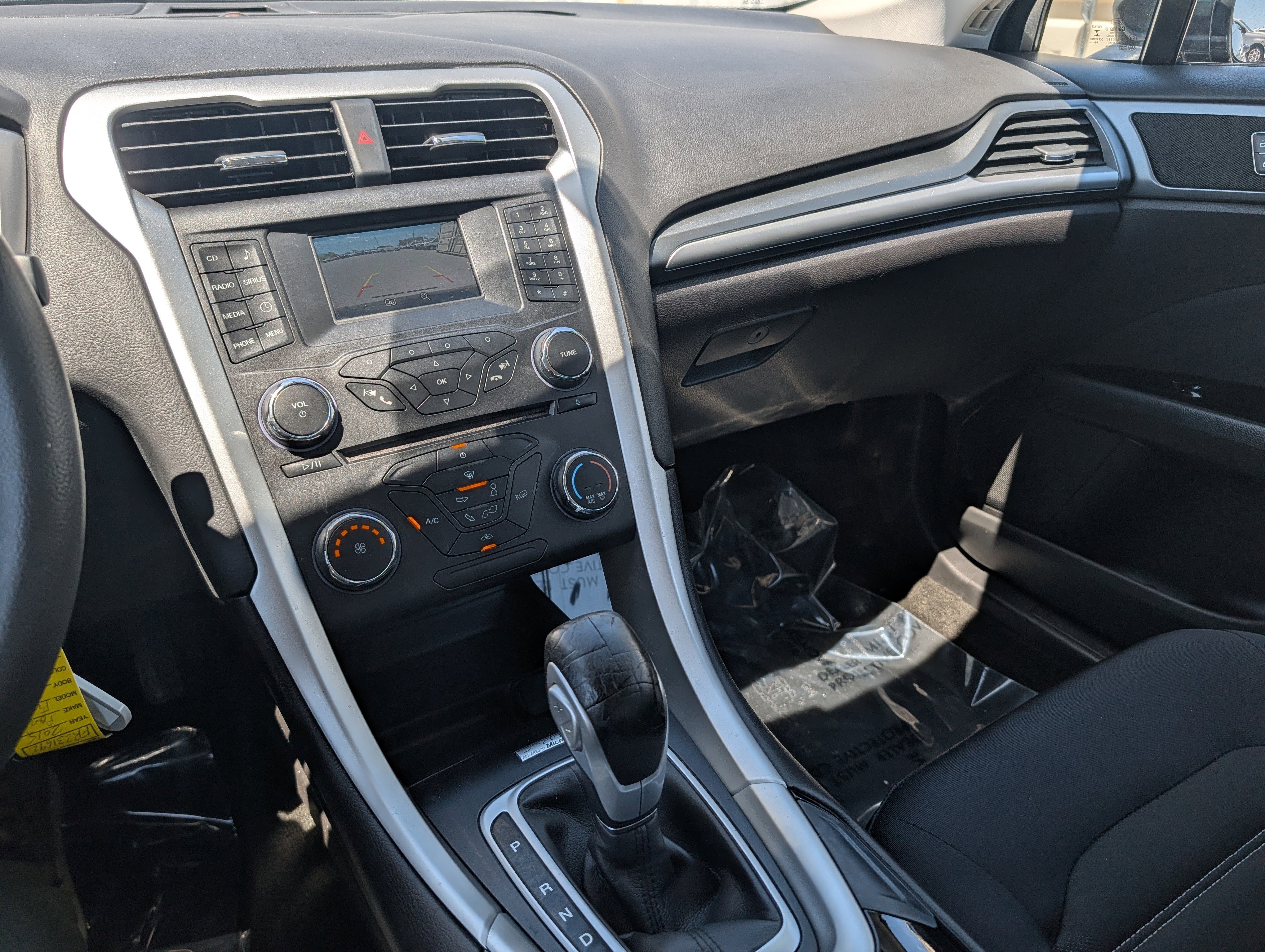 Used 2015 Ford Fusion SE FWD image 28
