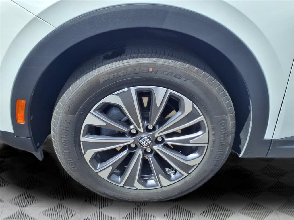 Certified 2025 Buick Envision Preferred AWD/4WD image 10
