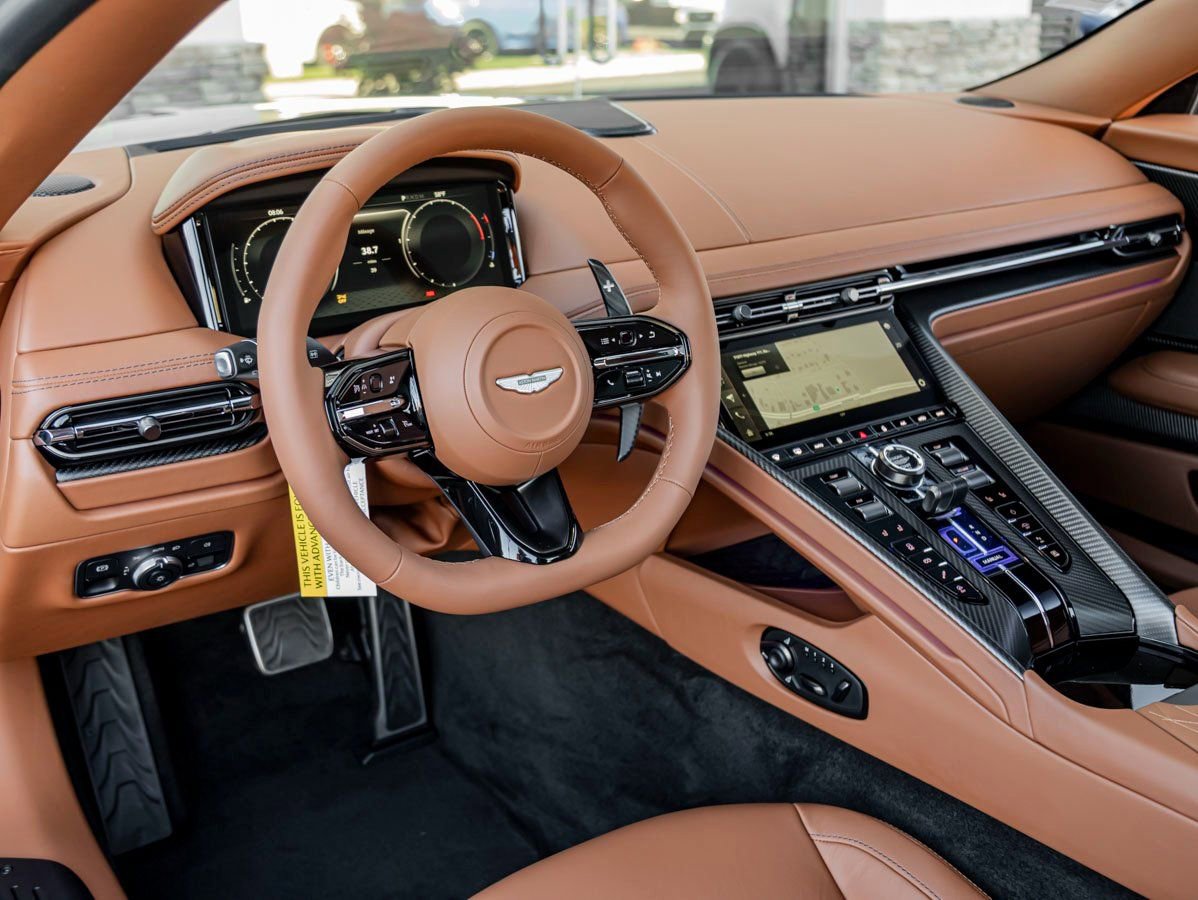 Used 2026 Aston Martin DB12 Coupe RWD image 3