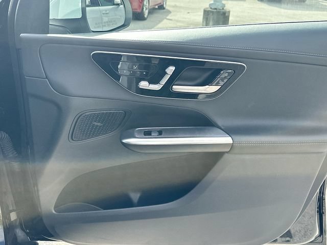 Used 2024 Mercedes-Benz GLC 300 image 35
