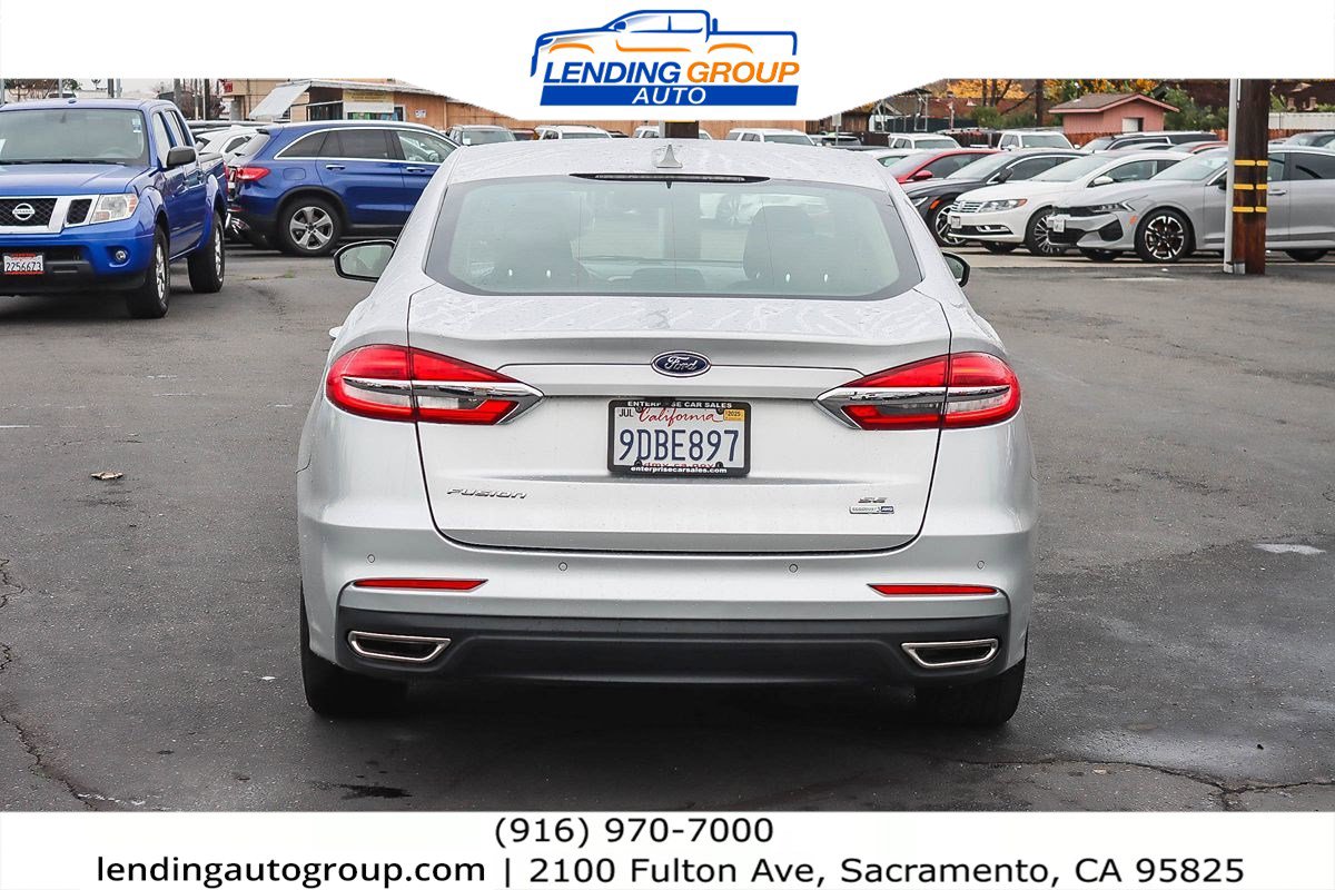 Used 2019 Ford Fusion SE image 3