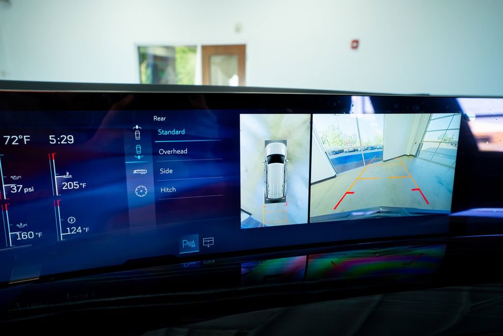 Used 2025 Cadillac Escalade Sport w/ LPO, ONYX Package image 36